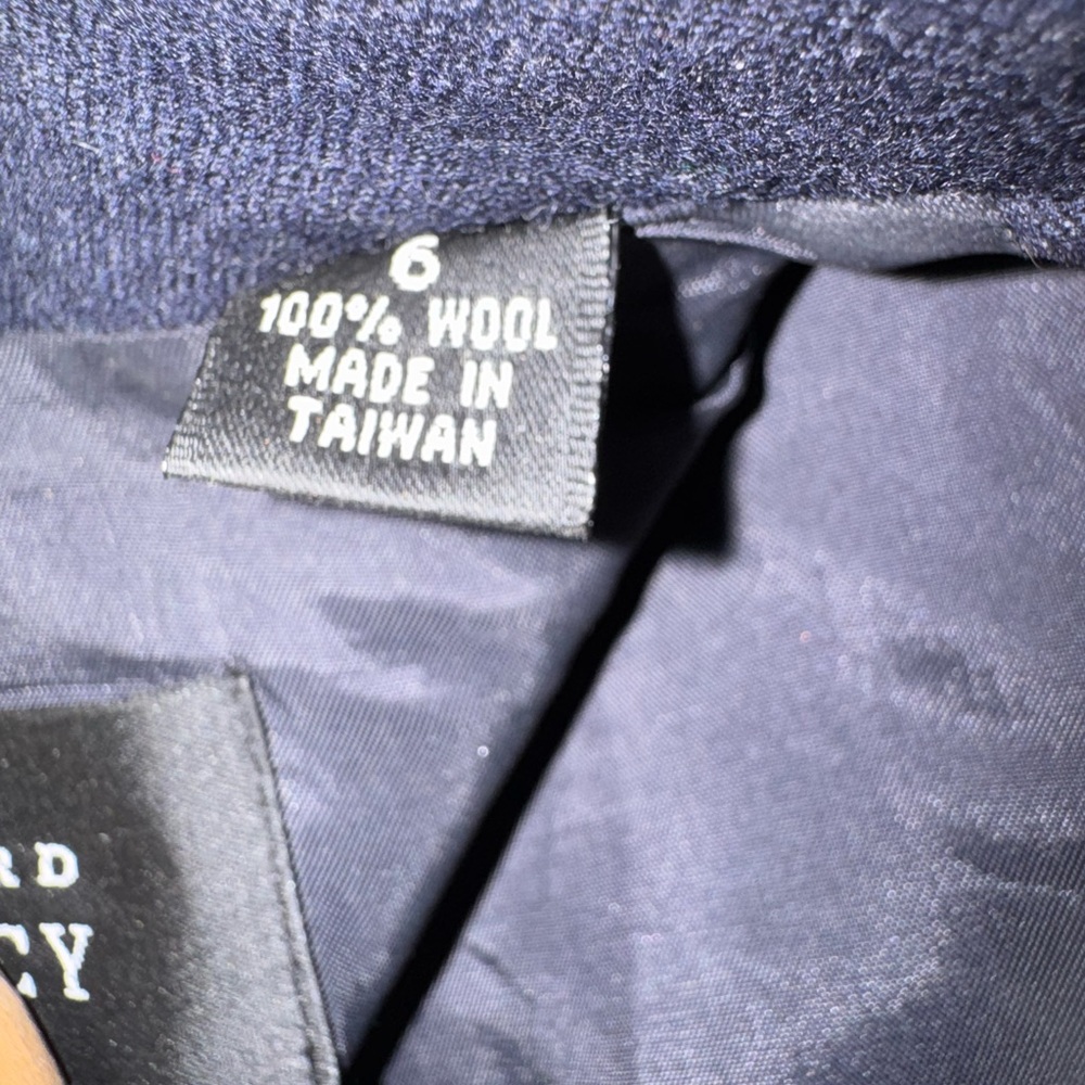 Vintage 90’s Ellen Tracy Navy Wool Blazer w/Iconic Embroidery crest logo -Size 6 - Picture 6 of 7